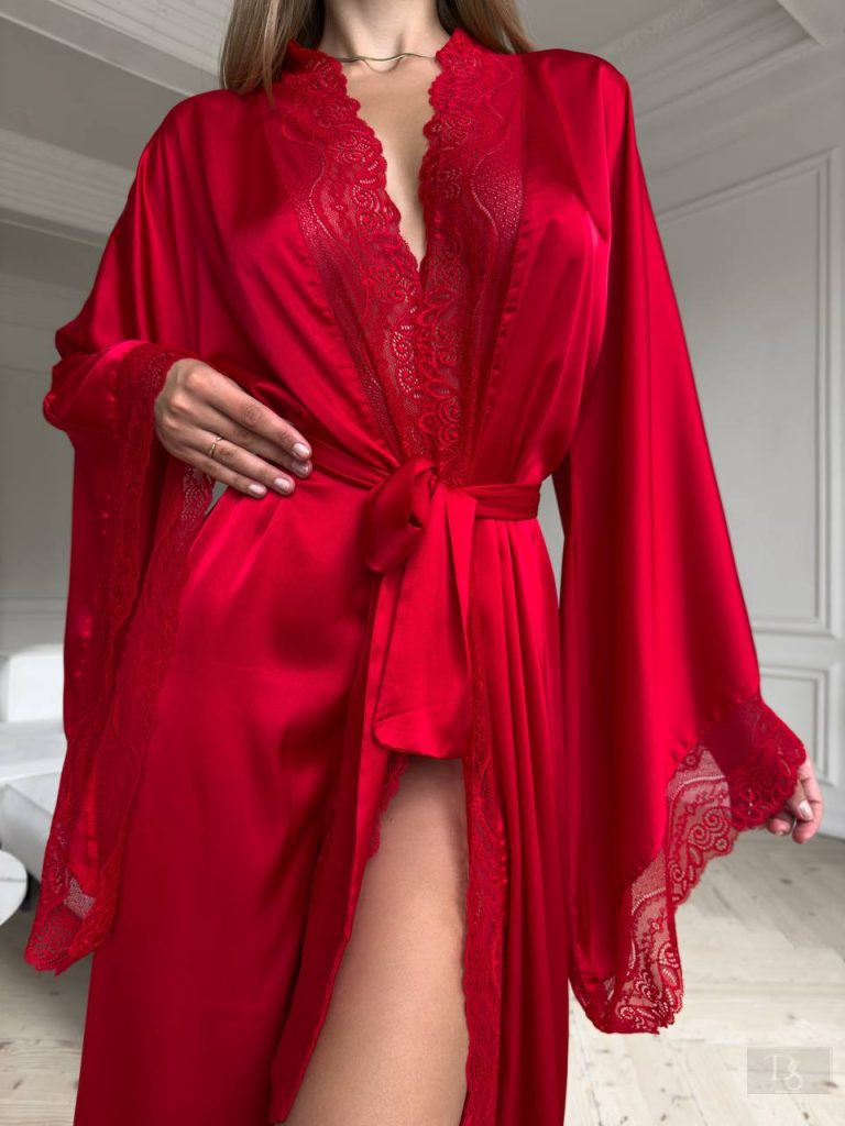 Червоний шовковий халат “Red Seduction” з вишуканим мереживом